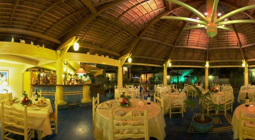 Le Nautile Beachfront Saint-Gilles-les-Bains Restaurante foto